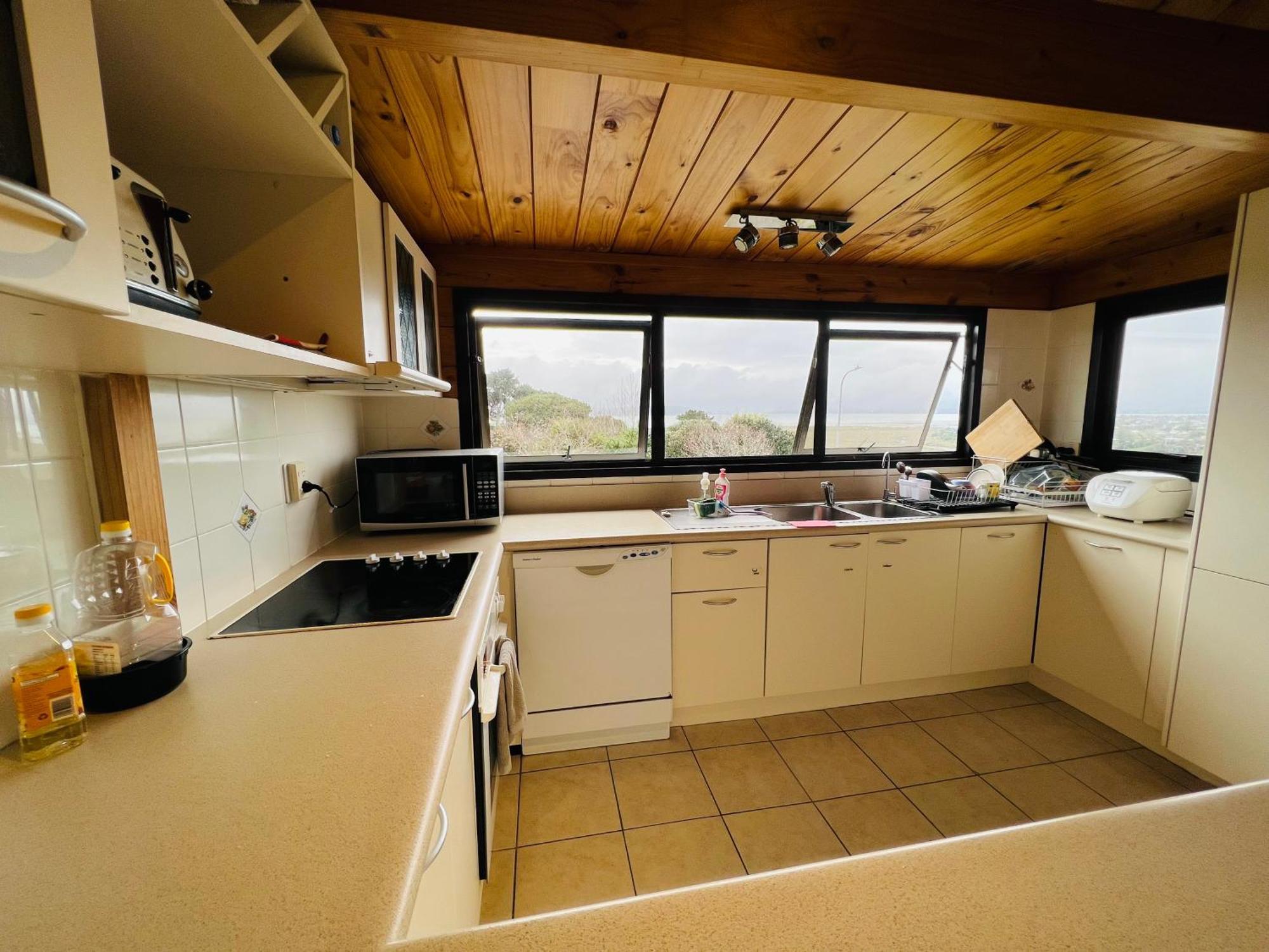 Sea&skytower View With Free Netflix, Parking Homestay